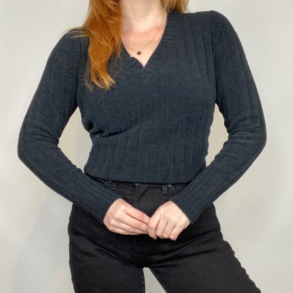 Northcrest Size Small Black V Neck Semi Fleece Textured Fitted Sweater - Picture 2 of 11